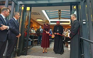 Oficjalnie otwarto Hospicjum Stacjonarne dla Dzieci Caritas. W otwarciu uczestniczyła Pierwsza Dama Oficjalnie otwarto Hospicjum Stacjonarne dla Dzieci Caritas. W otwarciu uczestniczyła Pierwsza Dama